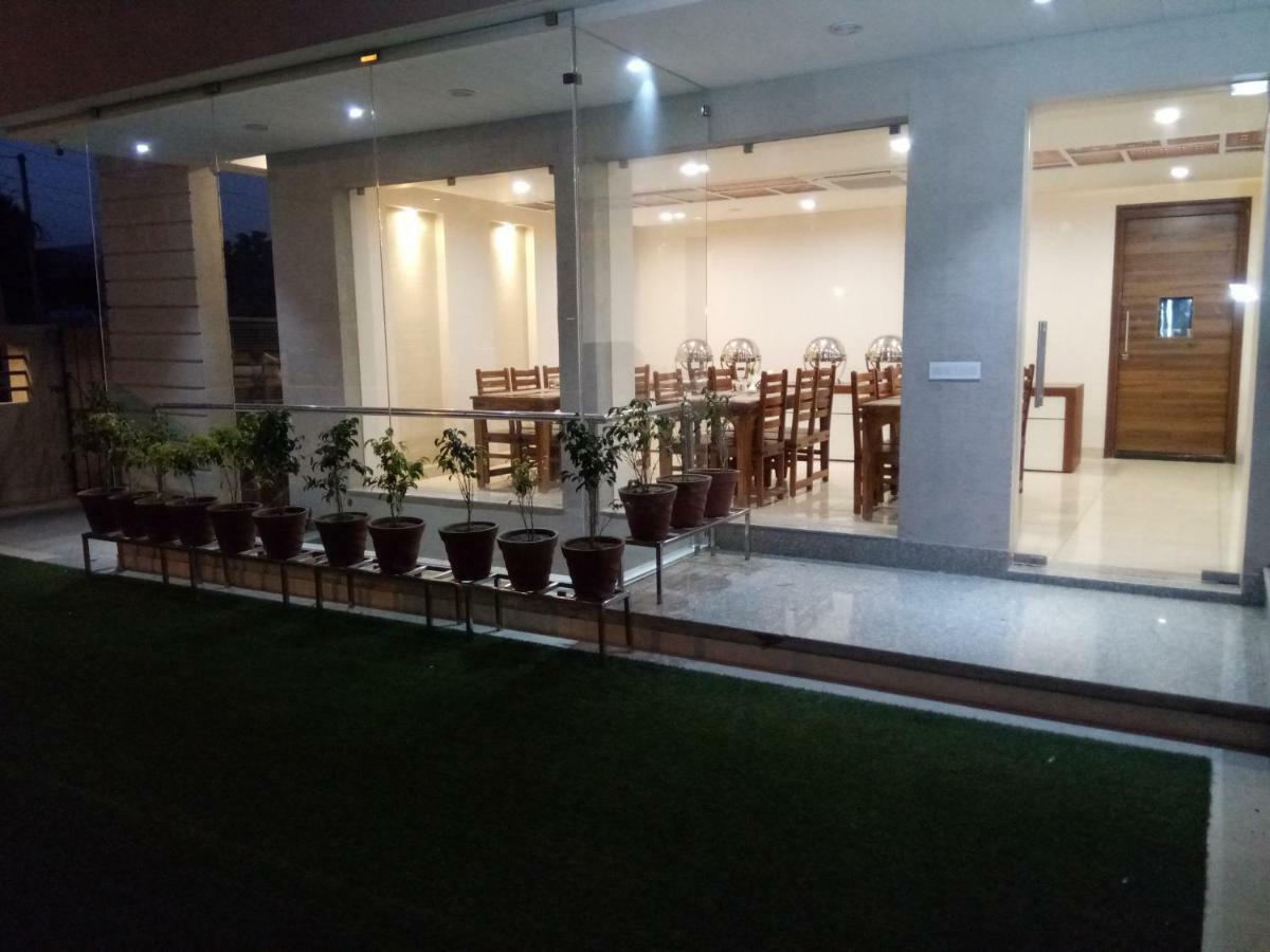Hotel The Lighthouse Jaipur Bagian luar foto